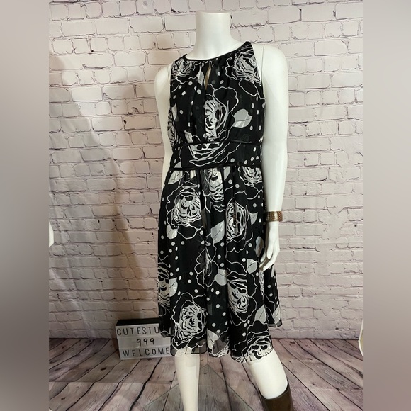 Black and white floral midi dress - Picture 1 of 5